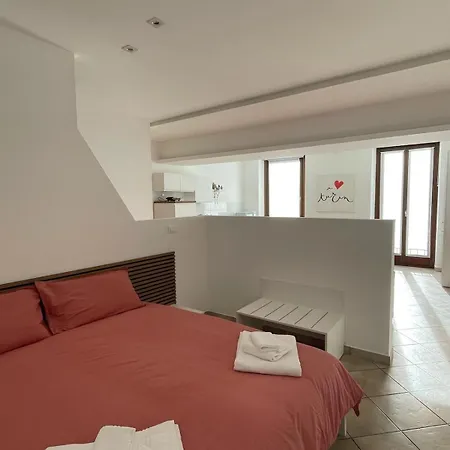 Casa Leo, Casa Marta, Casa Elia - Twa